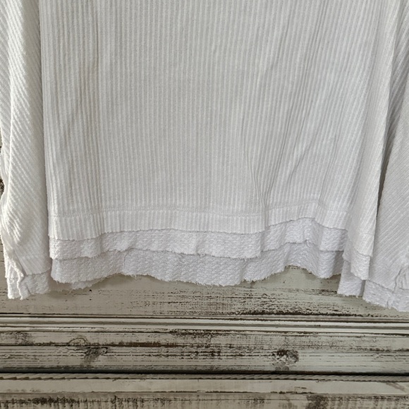 White Distressed Ribbed Tank Top - Picture 4 of 5